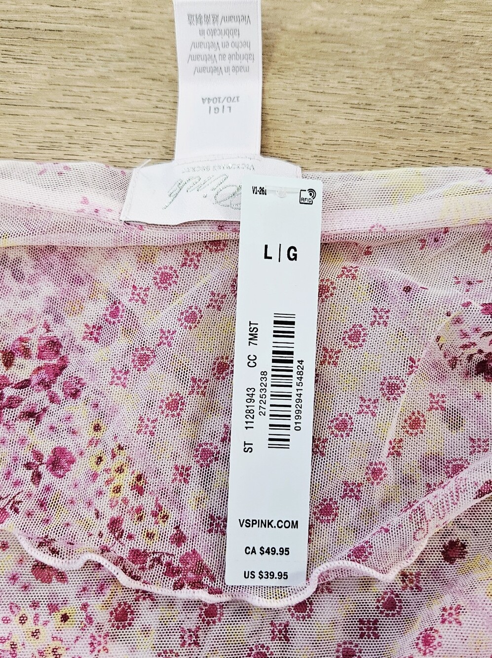 PINK By VS Off Shoulder Ruffle Top Pink Patchwork NEW LARGE MSRP $39.95 Sold Out - Picture 3 of 11